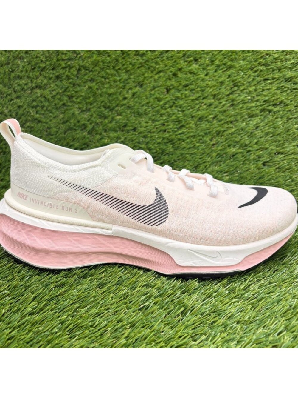 Nike ZoomX Invincible Run 3 Womens Size 11 White Pink Running Shoes Sneakers